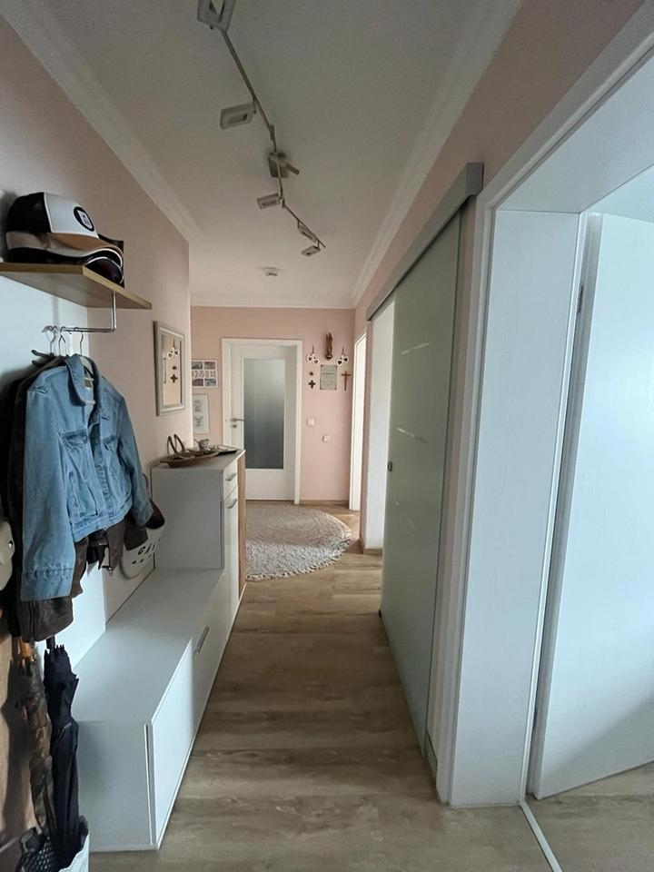 WG geeignete sehr helle 3,5-Zimmer-Wohnung mit Balkon – Bild 4