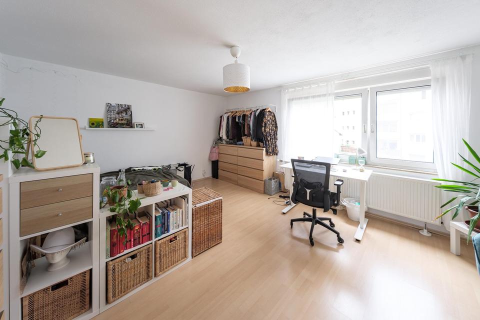 Lichtverwöhnte 5-Zimmer-Wohnung mit Balkon - sofort bezugsfrei! – Bild 6