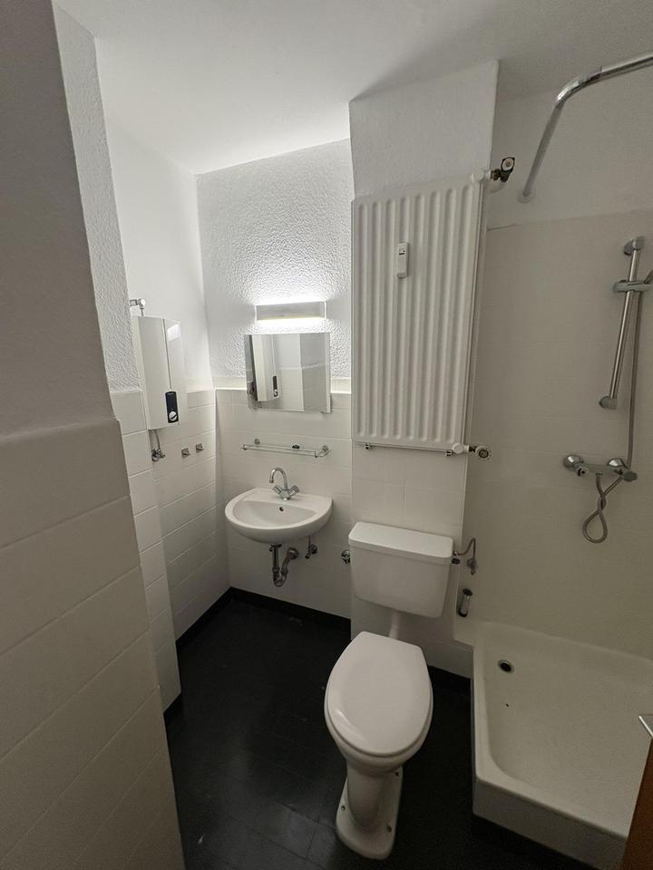 Helle und gepflegte 1-Zimmer-Wohnung mit Einbauküche – Bild 5