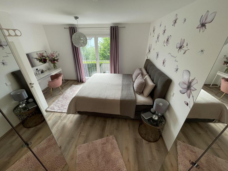 Moderne, neuwertige DHH (Effizienzklasse A) mit Einliegerwohnung - provisionsfrei – Bild 22