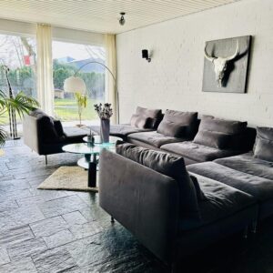 Wohnen + Arbeiten: 255m² ebenerdig + separater 60m² Bereich f. Büro/Praxis/+Garage/Sauna/Garten