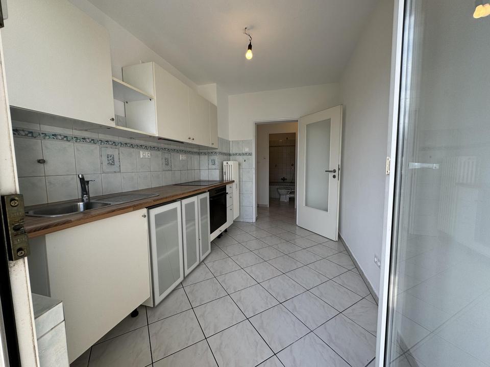 Charmante, großzügige 2-Zimmer-Wohnung mit Balkon in bester Lage auf der Berger Straße. – Bild 9