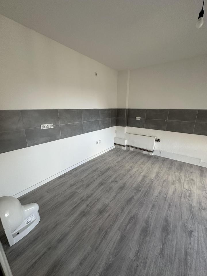 ** Frisch kernsanierte 5-Zimmer-Wohnung im Altbau Dachgeschoss ** – Bild 3