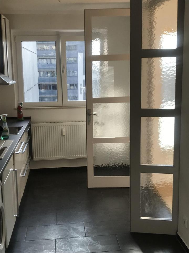 Helle 3-Zimmer-Wohnung mit großem Balkon und traumhaftem Taunusblick – Bild 4