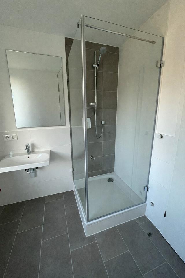 2- Zimmer Wohnung mit eigenem Garten – Bild 2