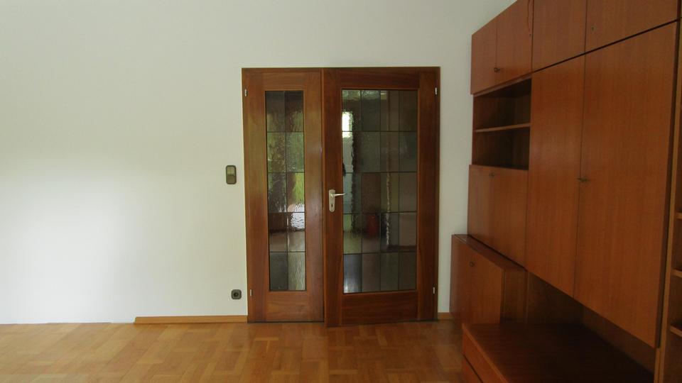 Große helle Wohnung mit großem Garten, in bevorzugter Wohnlage – Bild 15