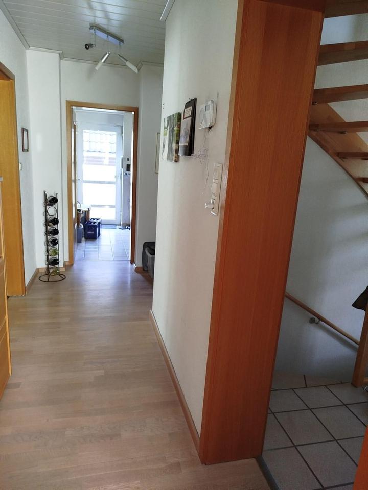 Gepflegtes Einfamilienhaus mit Nebengebäude und beheizbarem Pool – Bild 6