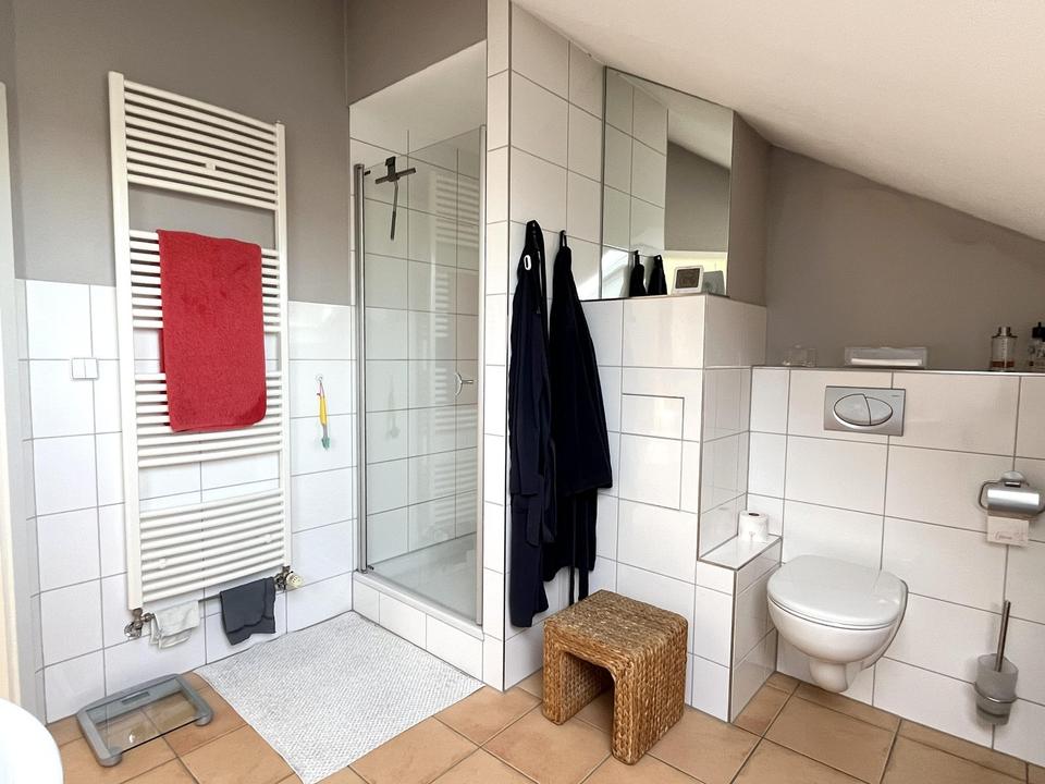 Großes, helles REH für die Familie mit modernem Grundriss und wunderschönem Garten – Bild 21