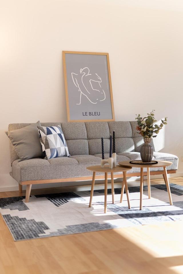 Neu renovierte 2 Zi-Whg m. Balkon voll möbliert mit Schwimmbad – Bild 11