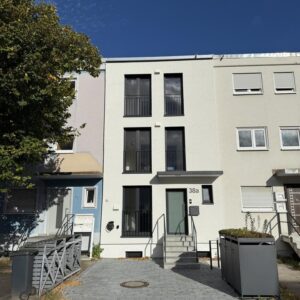 Helles Reihenfamilienhaus lux. Modernisierung Garten 6 Zi ca. 160m² Stellplatz
