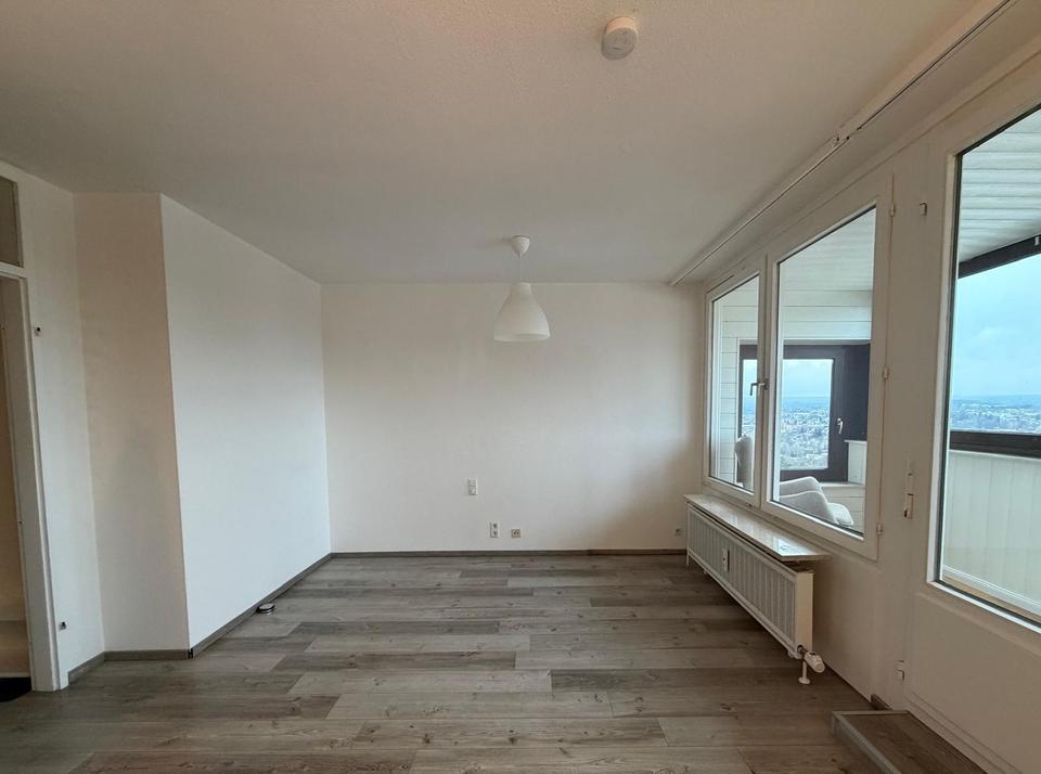 Panoramablick über Villingen * helle 1 Zi-Whg * modernisiertes Bad * inkl. TG * neue EBK * Balkon – Bild 4