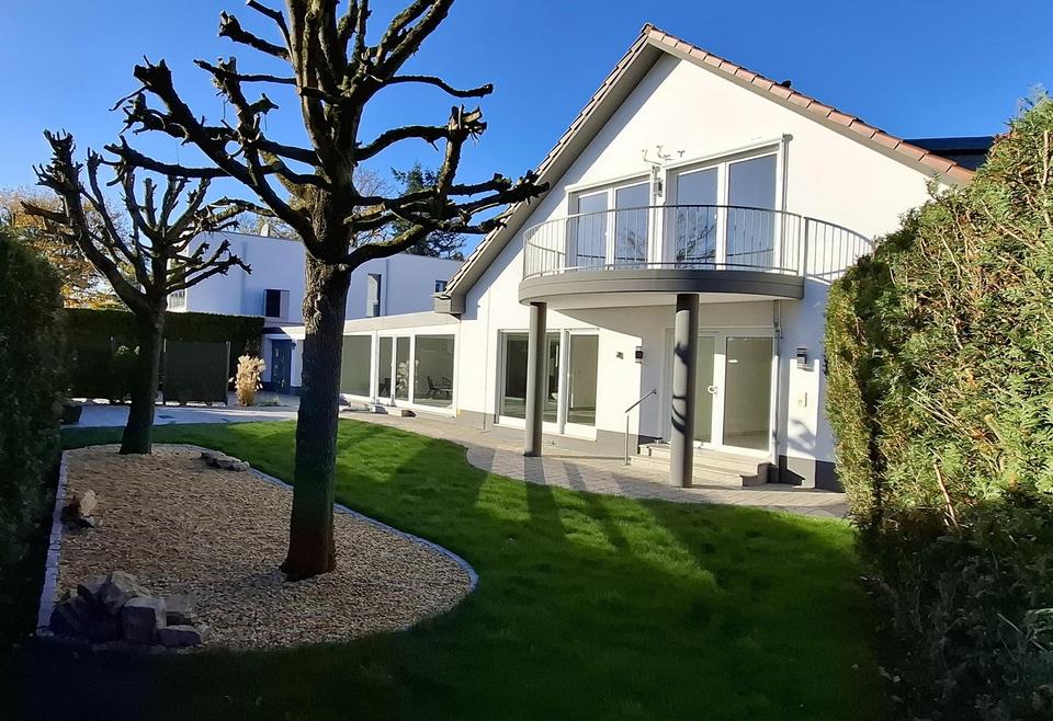 Nähe Bonn- Dreifamilienhaus zu verkaufen. PROVISIONSFREI !