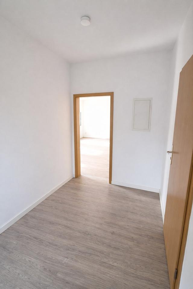 Stilvoll modernisierte 2,5-Zimmer-Wohnung – sofort bezugsfrei – Bild 4