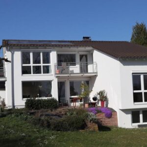 Großzügiges, modernisiertes Haus in sonniger Südlage