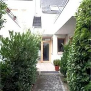 private Gartenwohnung mitten in Osterath