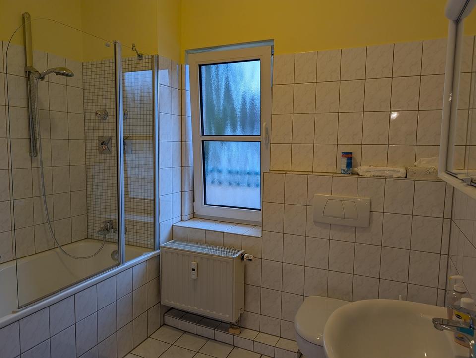 Lichtdurchflutete Wohnung mit großer Dachterrasse in zentrumsnaher Lage von Privat – Bild 16