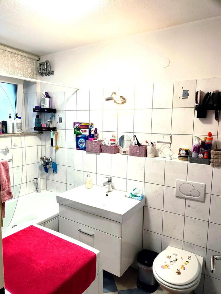 Charmante 3-Zimmer-Erdgeschosswohnung mit Loggia, EBK und Tiefgarage in zentraler Lage von Kelkheim – Bild 6