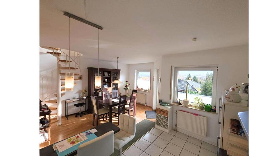 Weintor-Unicorn: 102m² Panorama | Haus-Charakter | 2 Bäder + Balkone | 66cm Wand | Garage – Bild 3