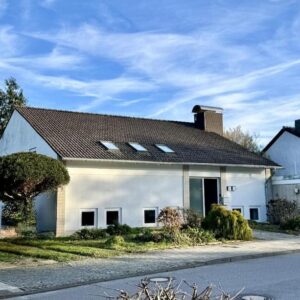 EFH oder MFH: außergewöhnlich flexibel & solide, ideale Lage, großes Potential