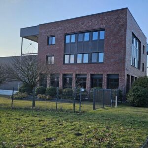 Hochwertige Lagerhalle mit Büro- und Sozialräumen im Stahlwerk Becker - direkt vom Eigentümer-