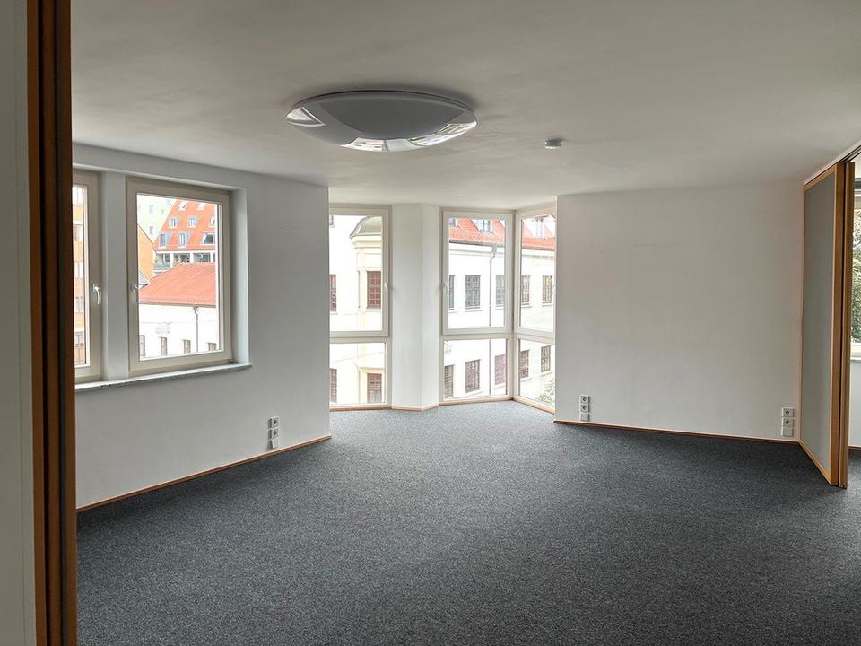 Zentral Wohnen oder Arbeiten – direkt an der Donau! – Bild 14