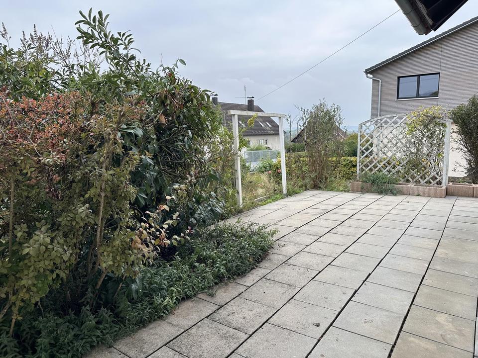 Geräumiges Einfamilienhaus mit schönem Naturgarten und Einzelgarage – Bild 39