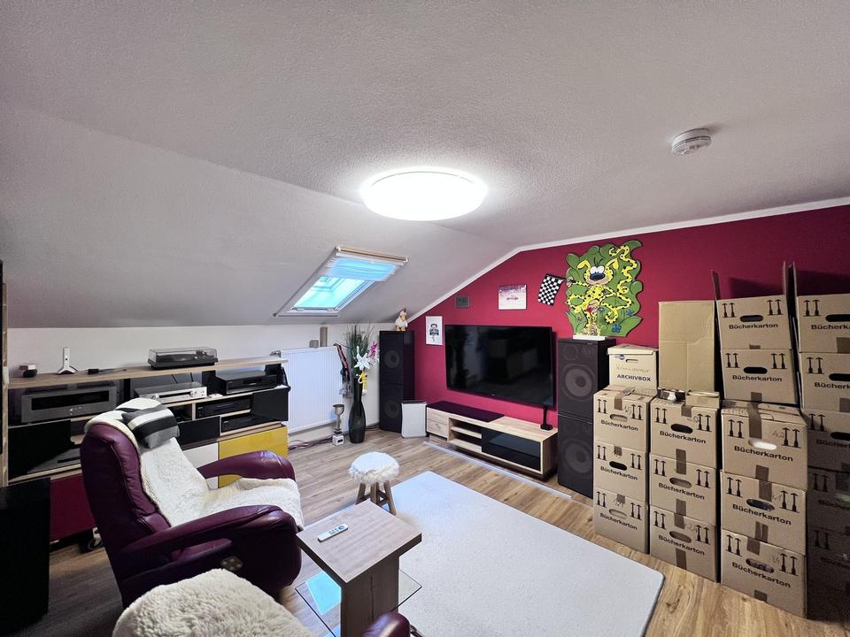 Idyllisch gelegene 5 Zimmer Wohnung – Bild 7