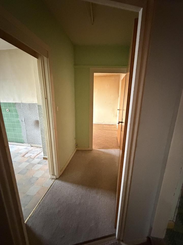 5 Monate keine Miete! Sanierungsbedürftige 3 Zimmer Wohnung zum selbst renovieren! – Bild 3