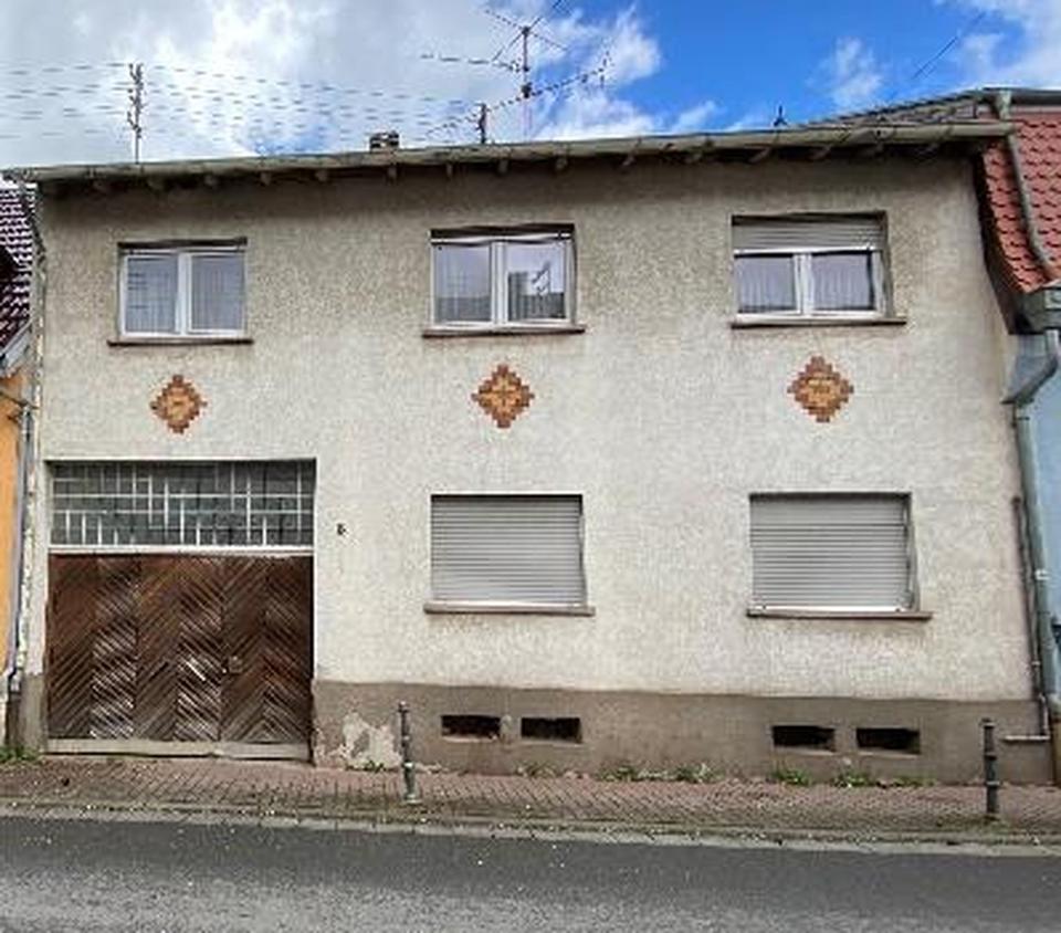 Großes Grundstück, Haus und Scheuer mit Ausbaupotential