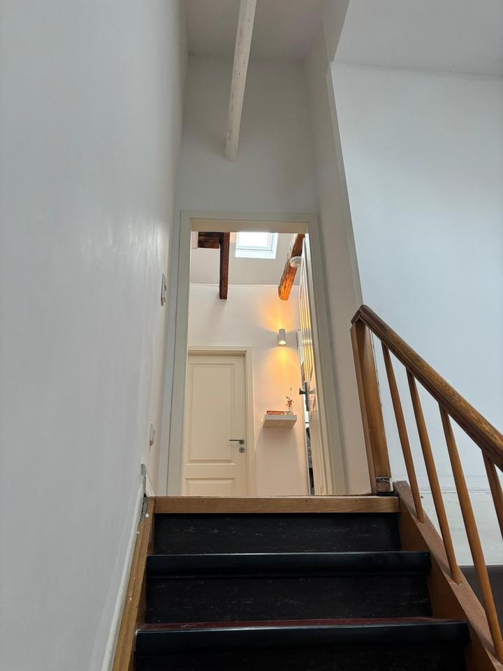 kernsanierte Dachgeschosswohnung in Duisburg-Ruhrort – Bild 2