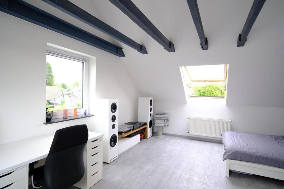 Lichterfülltes Haus mit modernem Wintergarten und traumhaftem Süd/Ost-Garten mit großer Terrasse – Bild 18