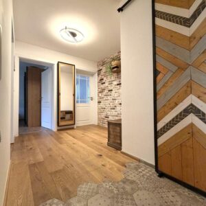 Sanierte 2-Zimmer-Wohnung mit Stellplatz - provisionsfrei!