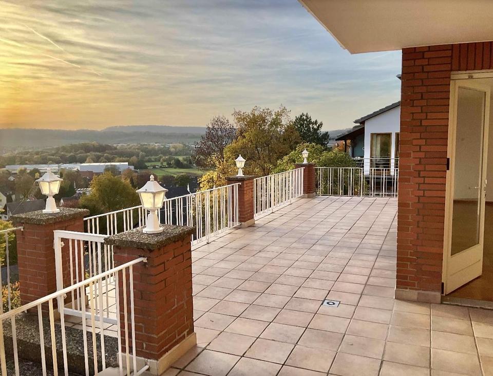 Große 3-Zimmerwohnung mit traumhaftem Ausblick in Alfelder Bestlage