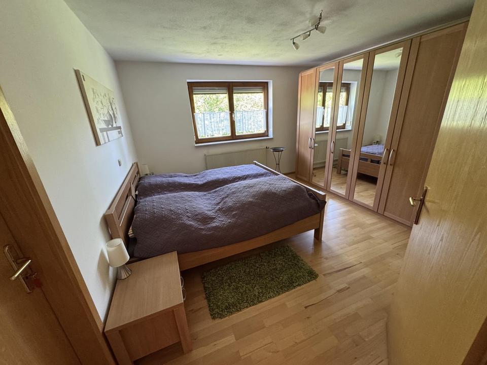 Platz für die ganze Familie! Traumhafte Doppelhaushälfte mit Blick ins Grüne – Bild 15