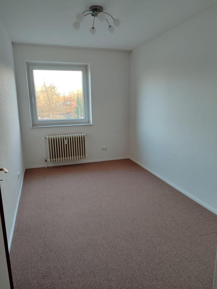Helle, schöne 3 Zimmer Wohnung, bezugsfrei, von privat. – Bild 5