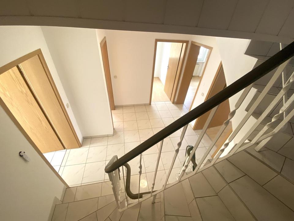 DHH ca. 170 qm Wohnfläche Balkon Carport Stellfläche Garten – Bild 16