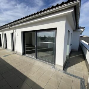 Helle 5-Zimmer Penthouse Wohnung | umlaufender Balkon | Aufzug | ruhige Lage