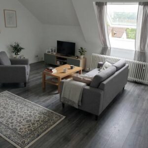 KAPITALANLAGE - 4,9 % Rendite: Vermietete helle 3-Zimmer DG-Wohnung in Hattersheim