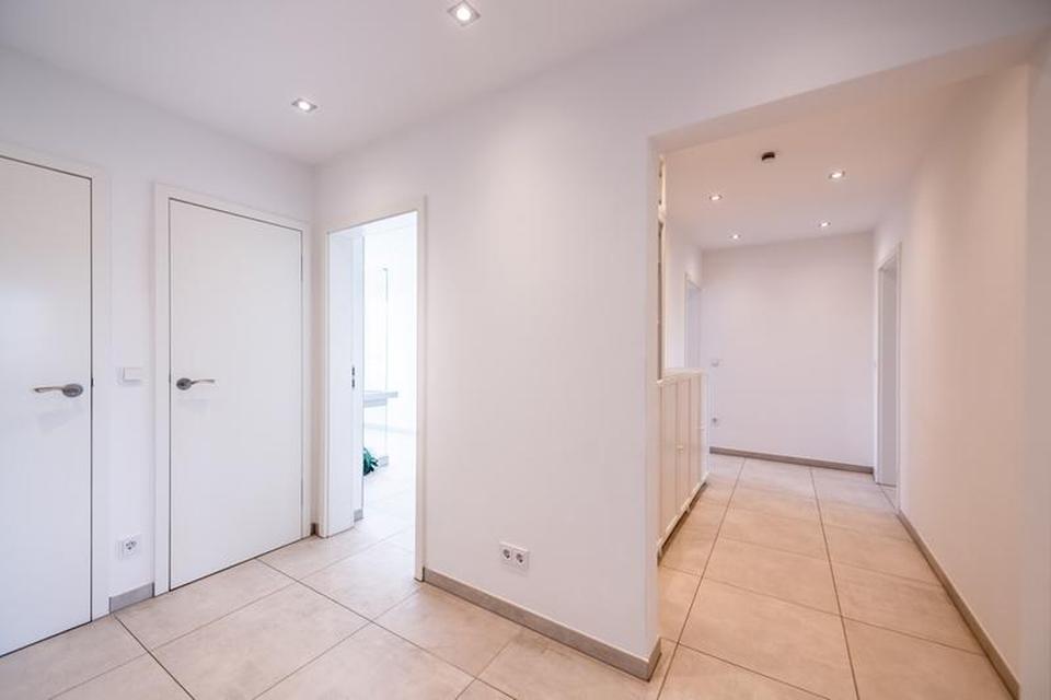 Wohnen mit Blick auf das Maximilianeum! Sanierte 2,5-Zimmer-Wohnung mit zwei Balkonen - sofort frei! – Bild 10