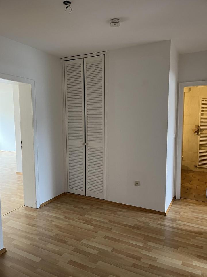 Wohnung mit exklusivem Rheinblick und Einzelgarage + Stellplatz – Bild 13