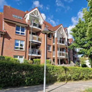 Attraktive Kapitalanlage in Schwerin-Friedrichsthal: 2-Zimmer-Wohnung mit Balkon und Parkplatz