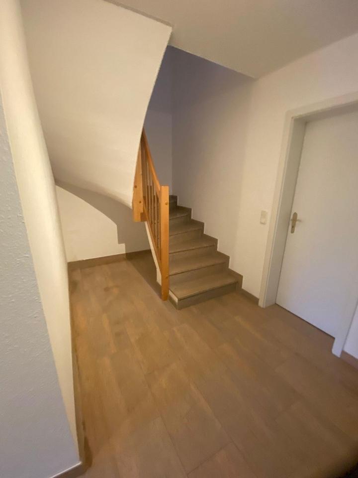 Charmantes Reihenhaus mit Garten in 08280 Aue + Garagen – Bild 19