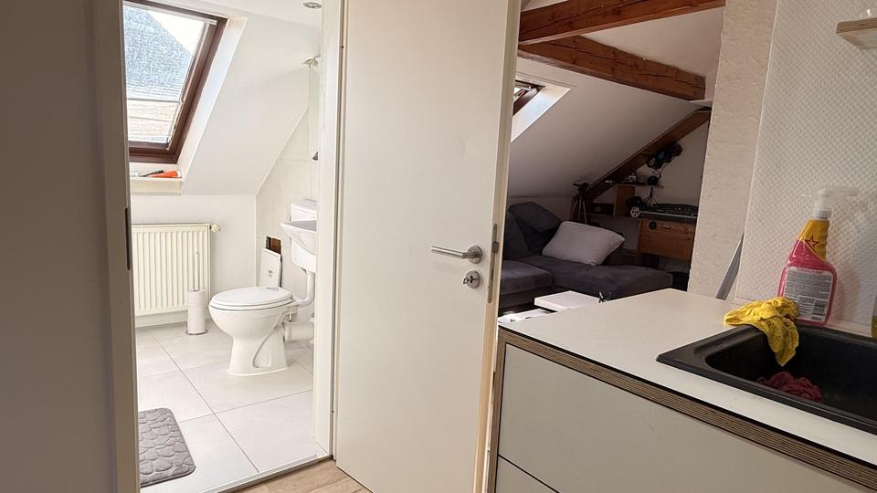 Vermietete DG-Wohnung mit 7,2 % Rendite — renoviert (inkl. Elektrik), Energieklasse B, prov.frei – Bild 8