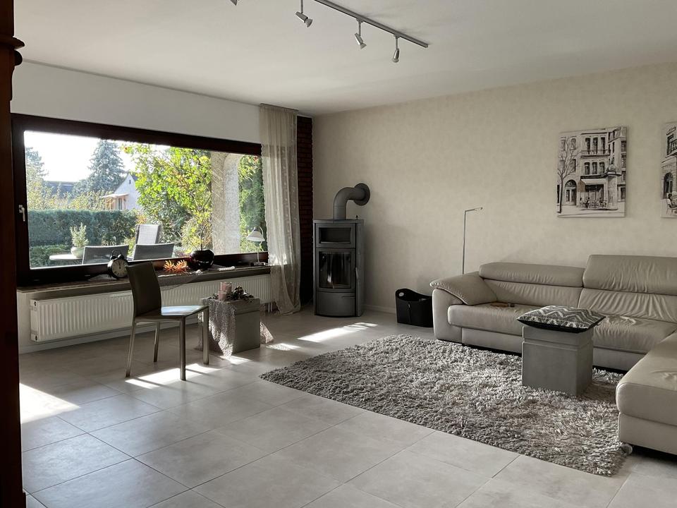 Top gepflegtes, freistehendes Ein- bis Zweifamilienhaus – Bild 7