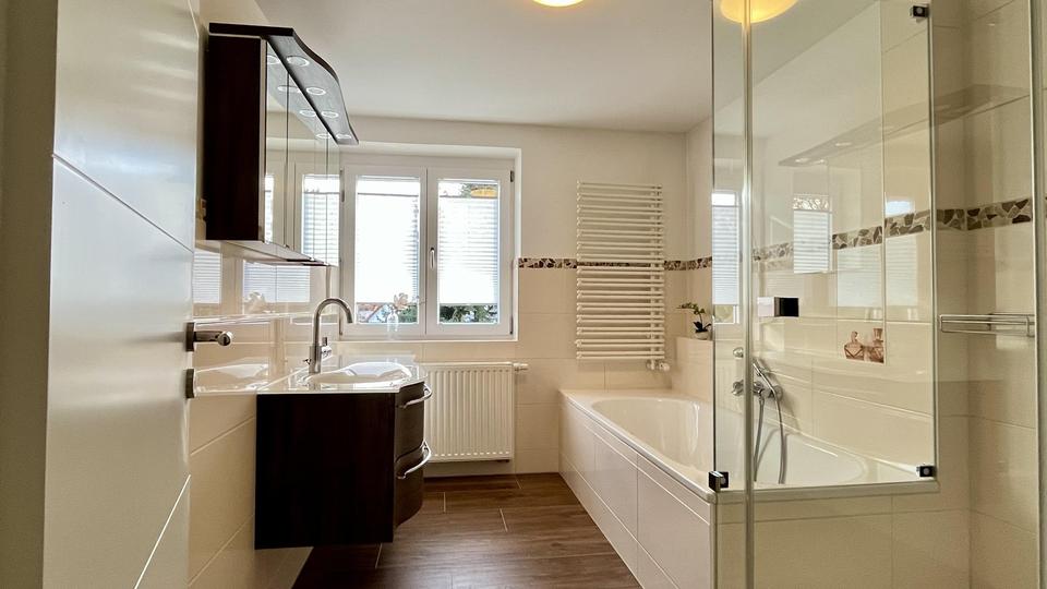 Kernsaniertes Wohlfühlhaus mit herrlichem Garten in Bestlage – Bild 29