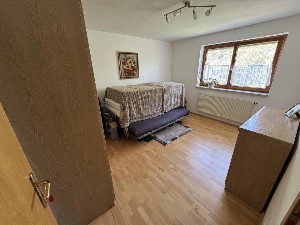 Platz für die ganze Familie! Traumhafte Doppelhaushälfte mit Blick ins Grüne – Bild 16