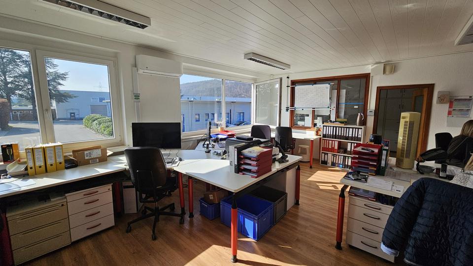 Firmenhalle / Industriehalle mit Bürotrakt – Bild 12