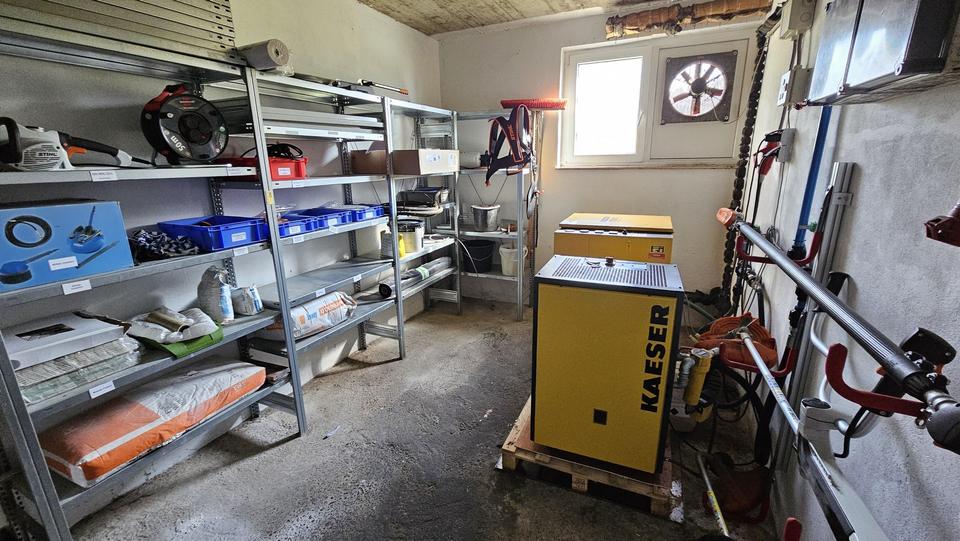 Firmenhalle / Industriehalle mit Bürotrakt – Bild 36