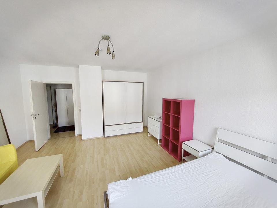 Sonniges, möbliertes Zimmer in 2er WG – Bild 4