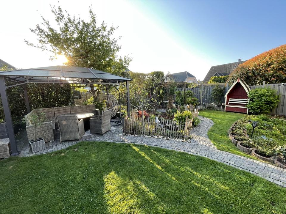 Unabhängig von Öl und Gas. Gepflegte Zweifamilienhaus-DHH in ruhiger und zentraler Lage von Alpen – Bild 4